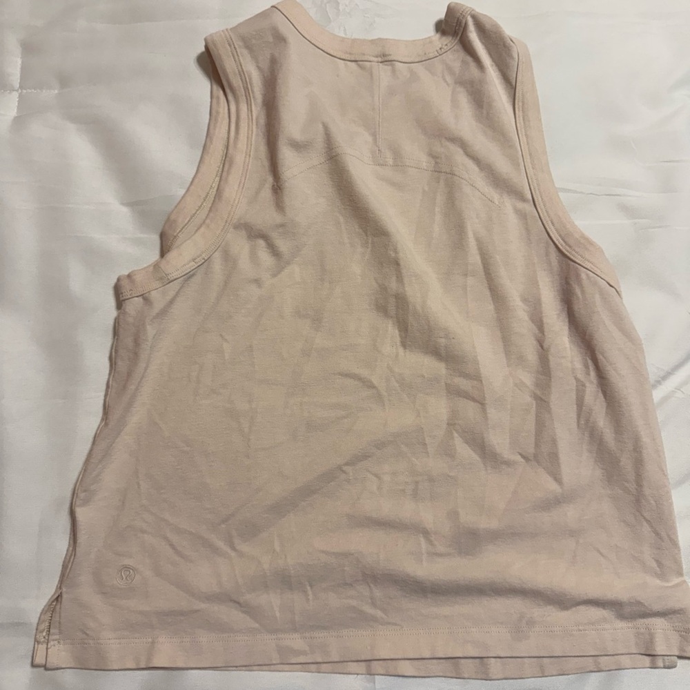 Lululemon crop top